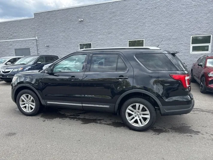 2019 Ford Explorer - view 6