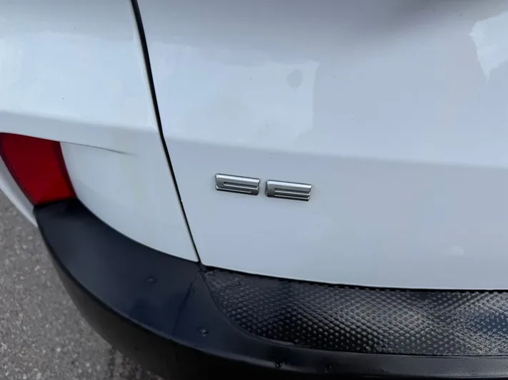2022 Ford Escape - view 11