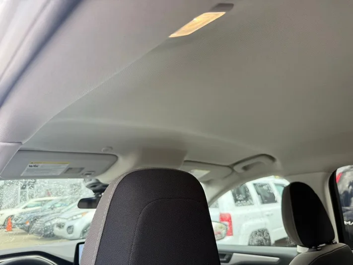 2022 Ford Escape - view 15