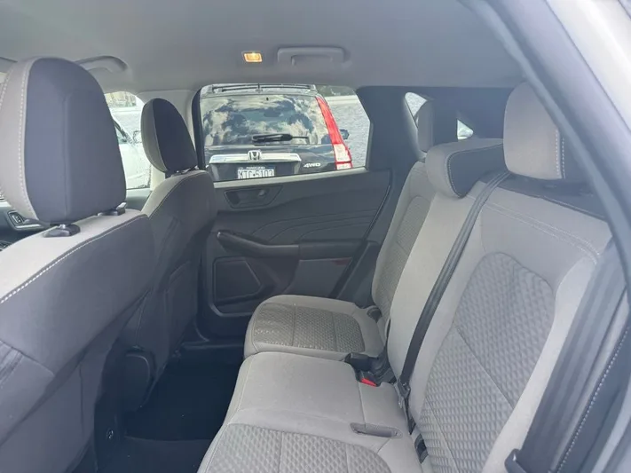 2022 Ford Escape - view 16