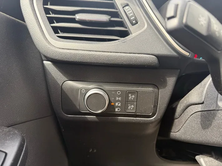 2022 Ford Escape - view 17