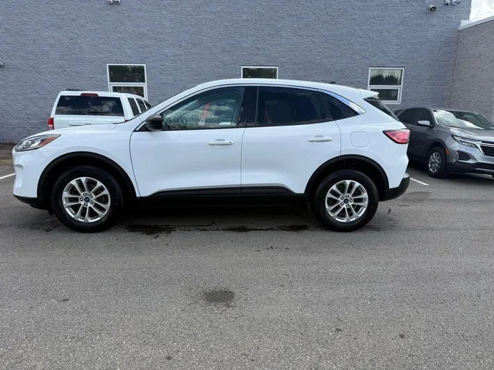 2022 Ford Escape - view 2