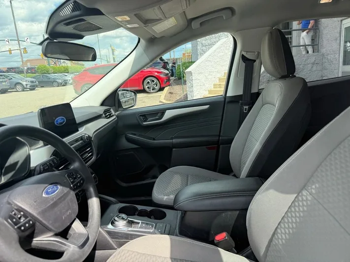 2022 Ford Escape - view 29