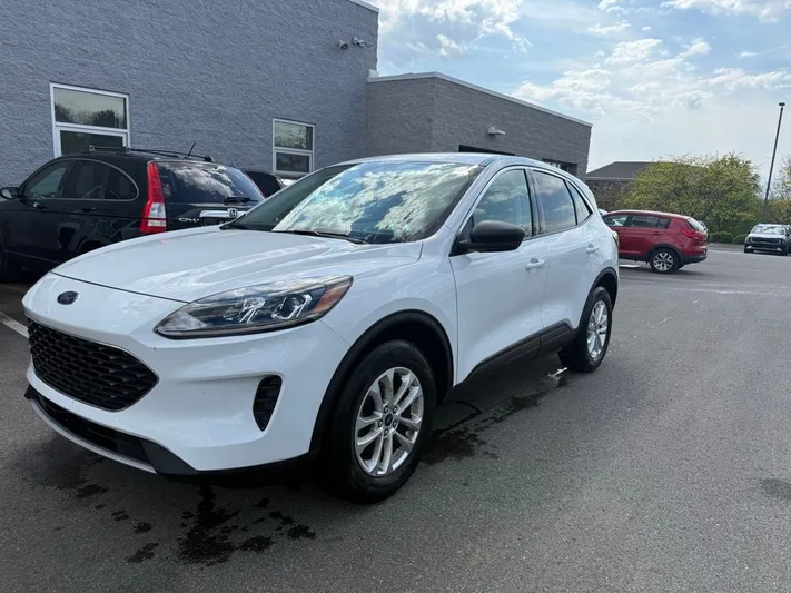 2022 Ford Escape - view 7
