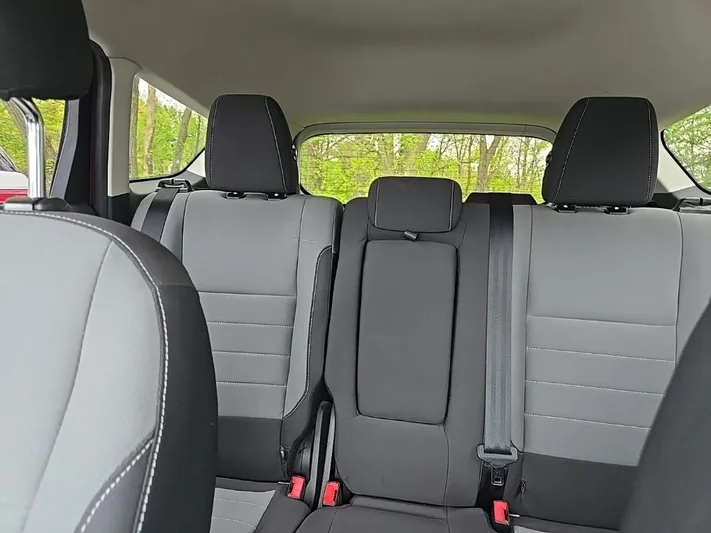 2016 Ford Escape - view 26