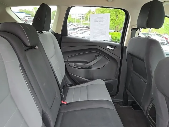 2016 Ford Escape - view 33