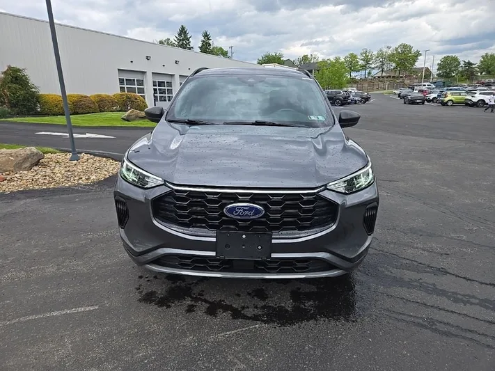 2024 Ford Escape - view 11