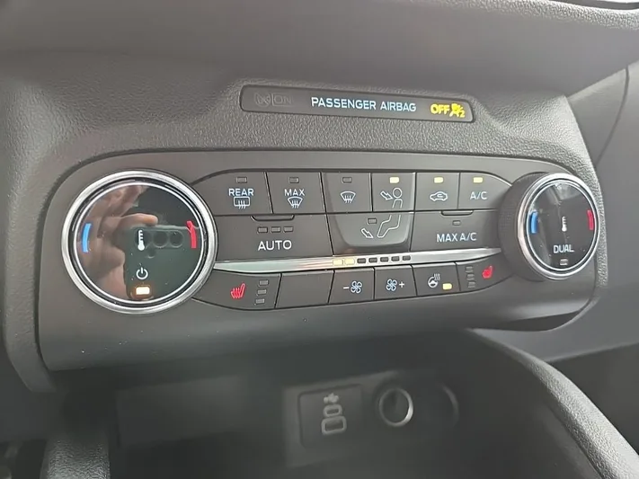 2024 Ford Escape - view 25