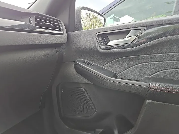 2024 Ford Escape - view 29