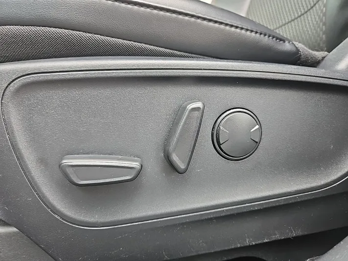 2024 Ford Escape - view 31