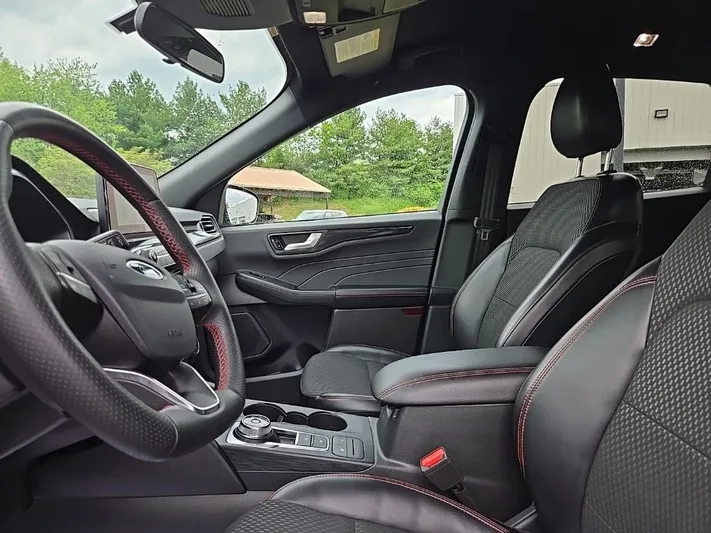 2024 Ford Escape - view 33