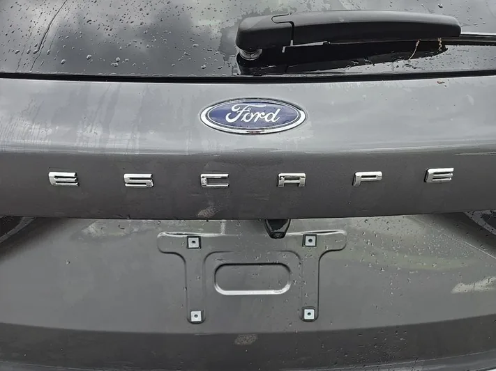 2024 Ford Escape - view 6