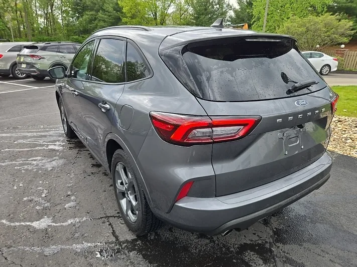 2024 Ford Escape - view 7