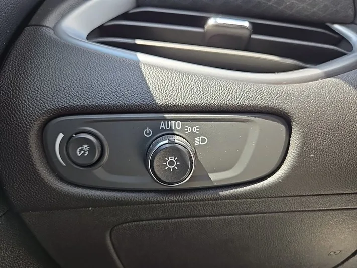 2022 Chevrolet Malibu - view 14