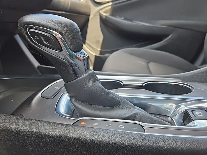 2022 Chevrolet Malibu - view 19