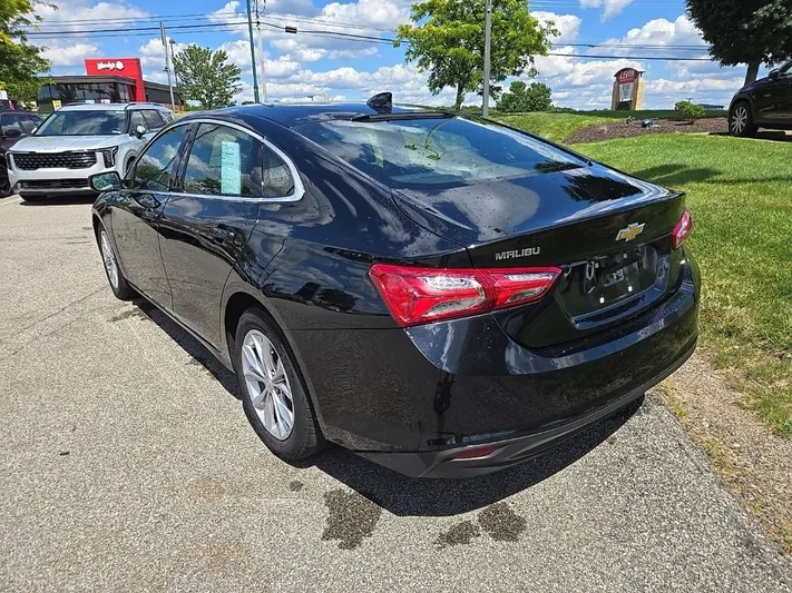 2022 Chevrolet Malibu - view 7