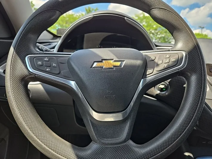2022 Chevrolet Malibu - view 9