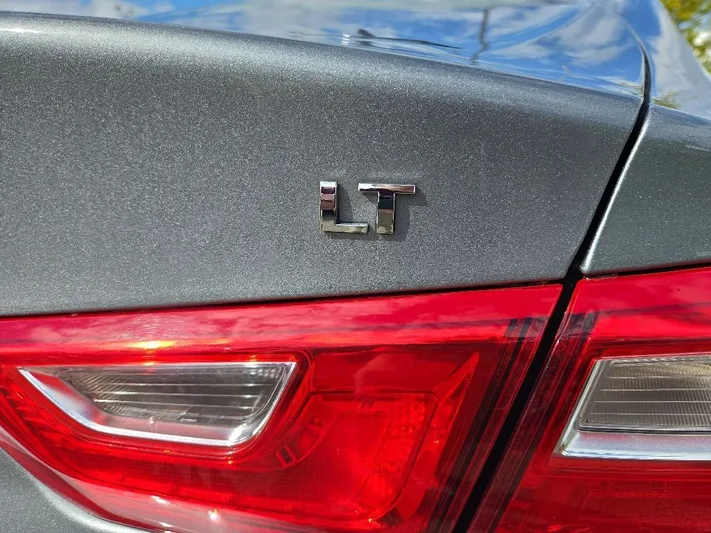 2023 Chevrolet Malibu - view 11