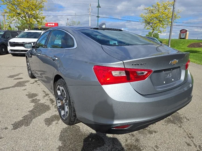 2023 Chevrolet Malibu - view 5