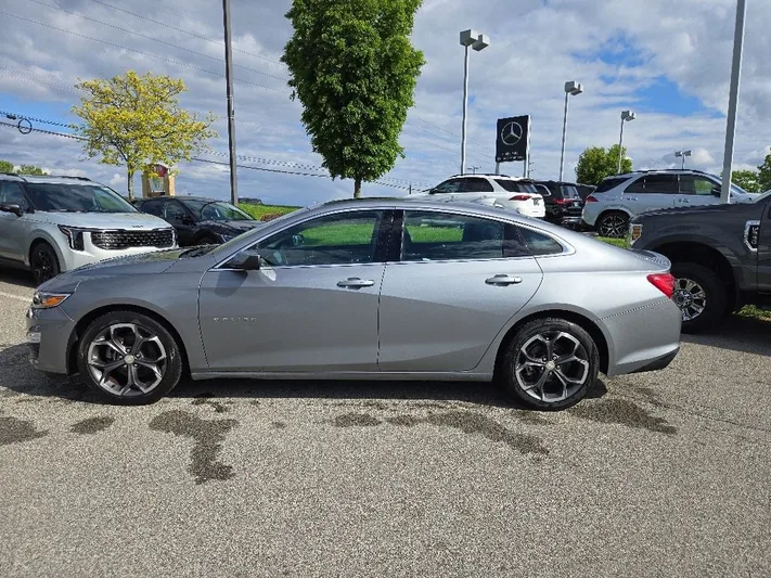 2023 Chevrolet Malibu - view 6