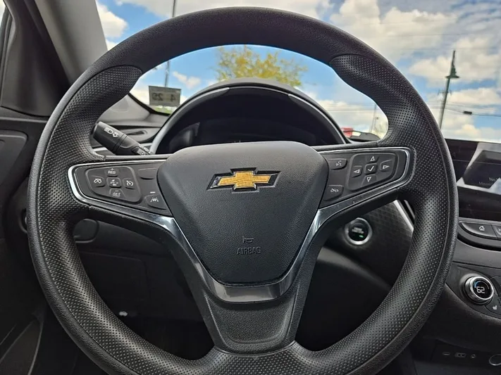2023 Chevrolet Malibu - view 12