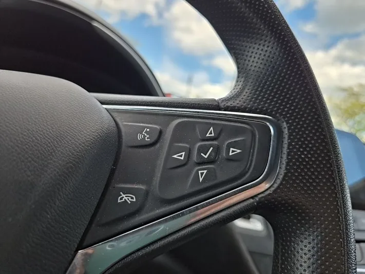 2023 Chevrolet Malibu - view 14