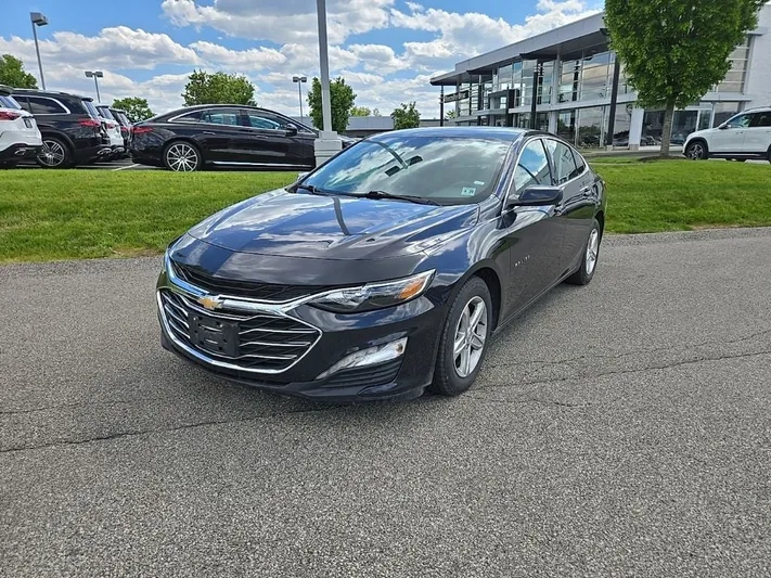 2023 Chevrolet Malibu - view 9