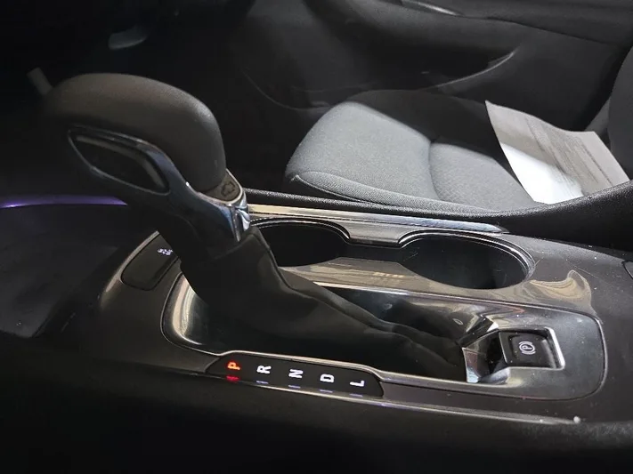 2023 Chevrolet Malibu - view 11