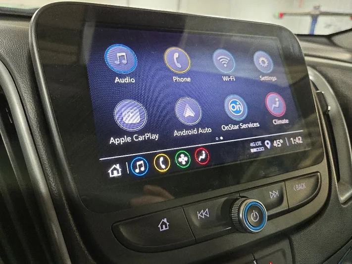 2023 Chevrolet Malibu - view 8