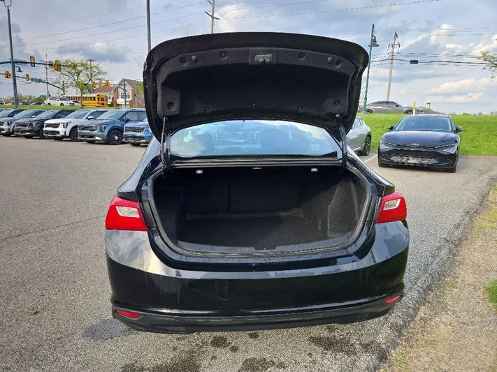 2023 Chevrolet Malibu - view 30