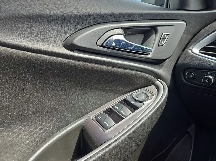 2023 Chevrolet Malibu - view 16