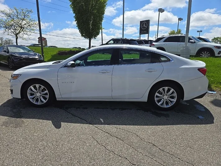 2023 Chevrolet Malibu - view 7