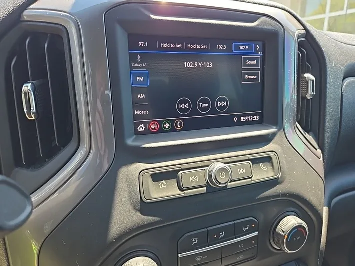 2020 Chevrolet Silverado - view 23