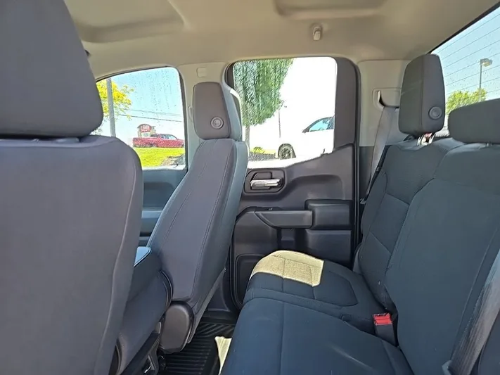 2020 Chevrolet Silverado - view 30