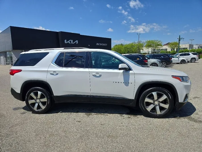 2018 Chevrolet Traverse - view 2