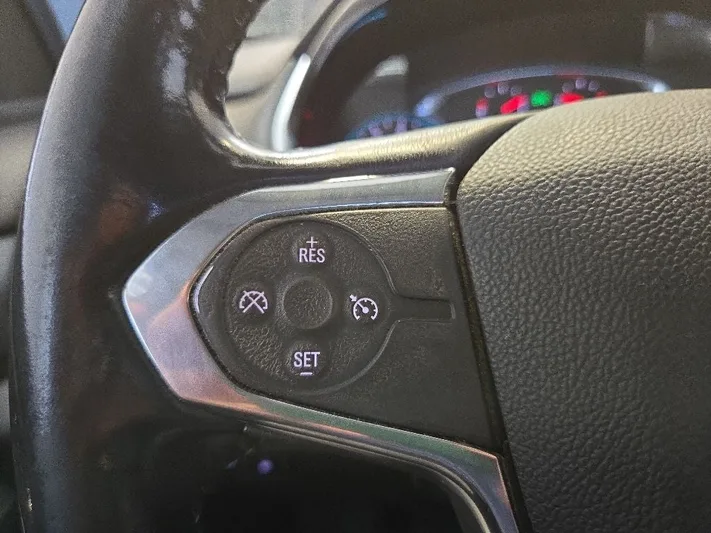 2018 Chevrolet Traverse - view 20