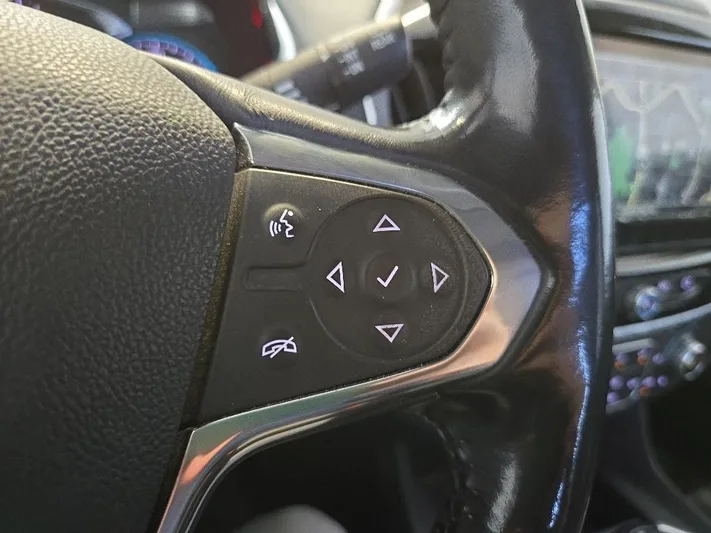 2018 Chevrolet Traverse - view 21