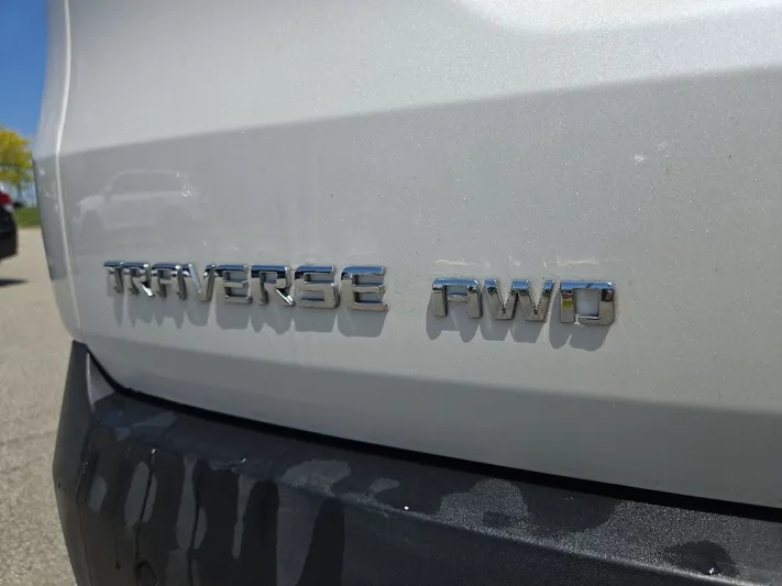 2018 Chevrolet Traverse - view 6