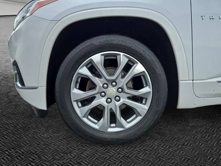 2018 Chevrolet Traverse - view 11