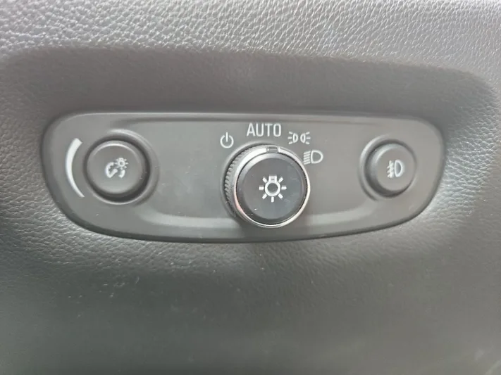 2018 Chevrolet Traverse - view 29