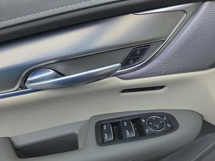 2024 Cadillac XT5 - view 14