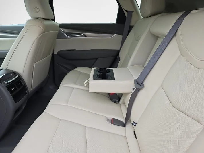 2024 Cadillac XT5 - view 24