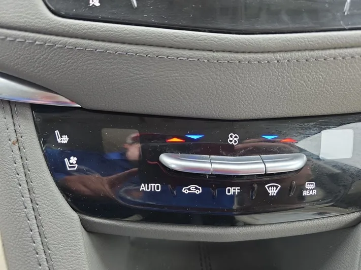 2024 Cadillac XT5 - view 30