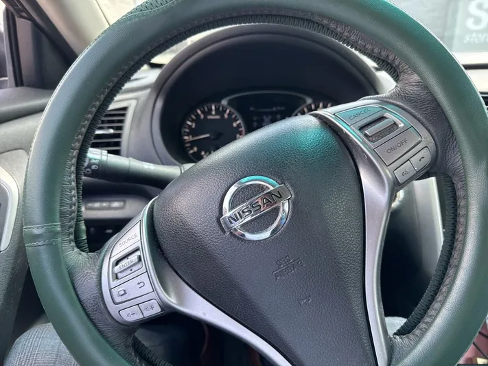 2015 Nissan Altima - view 7