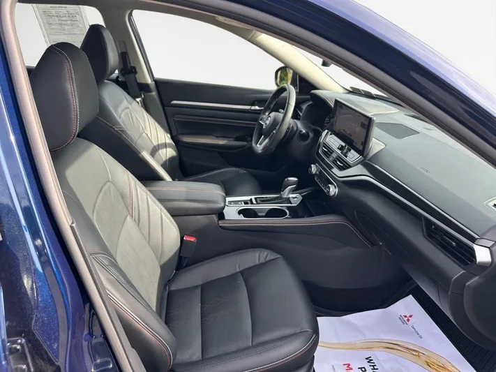 2023 Nissan Altima - view 26