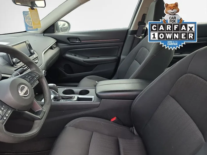 2023 Nissan Altima - view 12