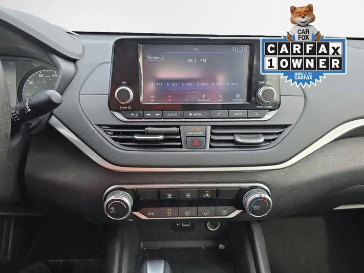 2023 Nissan Altima - view 21