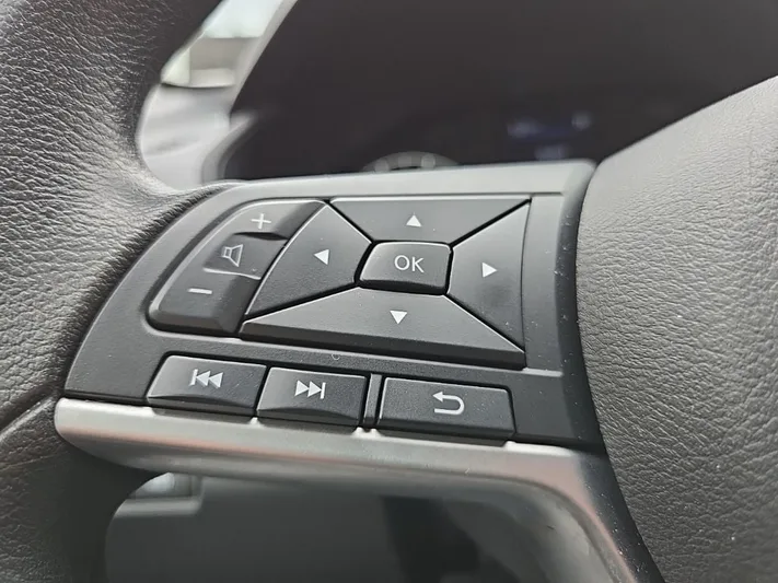 2022 Nissan Altima - view 15