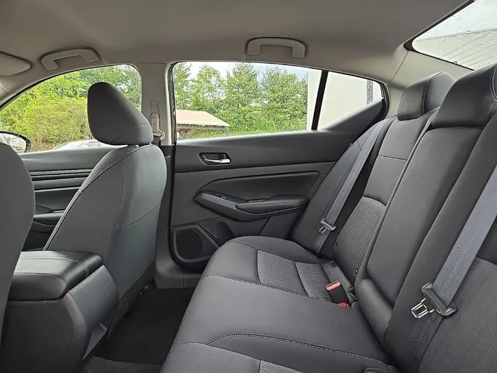 2022 Nissan Altima - view 33
