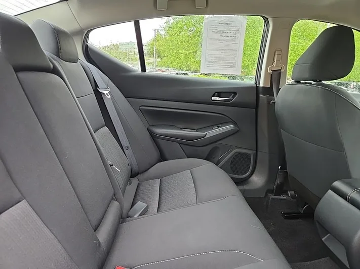 2022 Nissan Altima - view 34